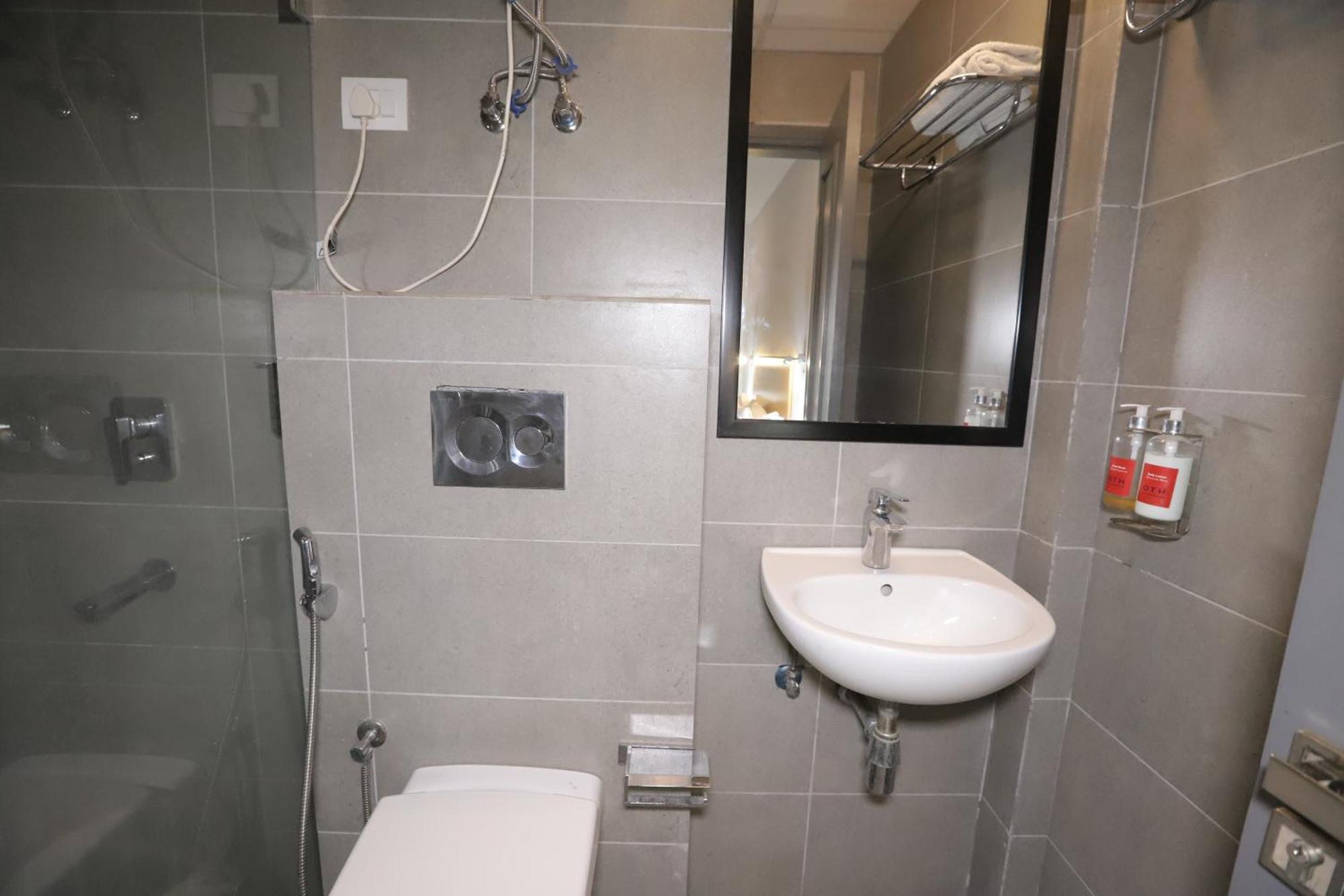 Qotel Hotel Ip Residency East Delhi Preet Vihar New Delhi Exterior photo