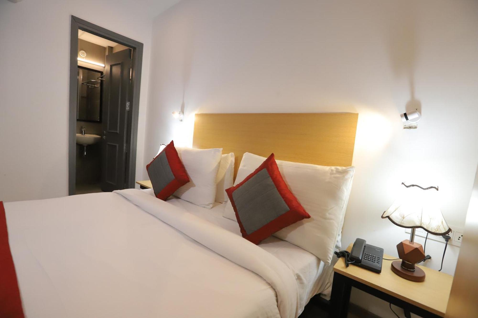 Qotel Hotel Ip Residency East Delhi Preet Vihar New Delhi Exterior photo