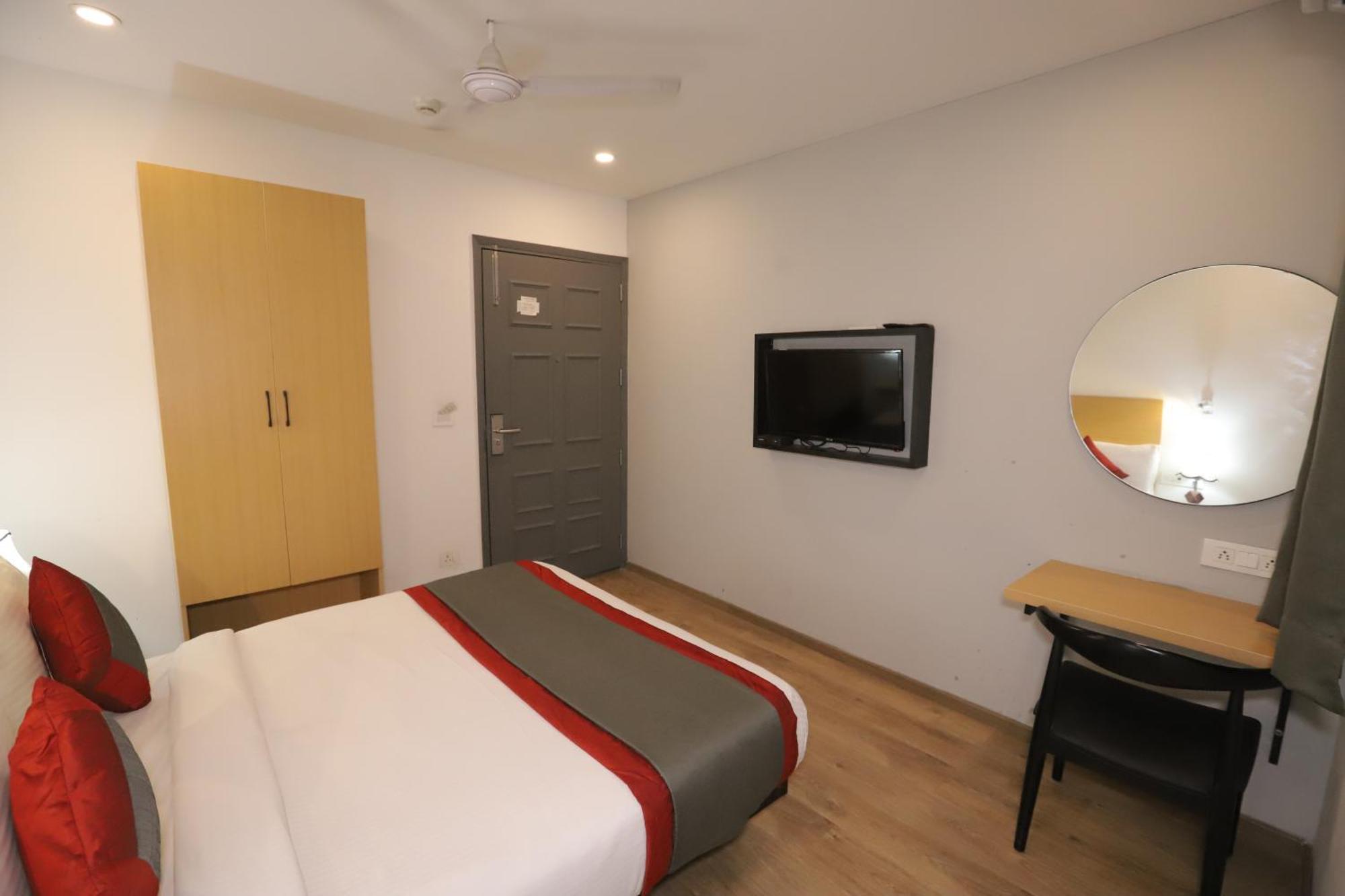 Qotel Hotel Ip Residency East Delhi Preet Vihar New Delhi Exterior photo